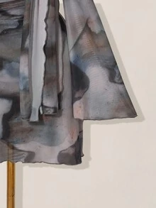 SHEIN ICON Vestido mini de mujer con cuello drapeado, mangas acampanadas y estampado de teñido anudado de mármol - Gris - Ver 5