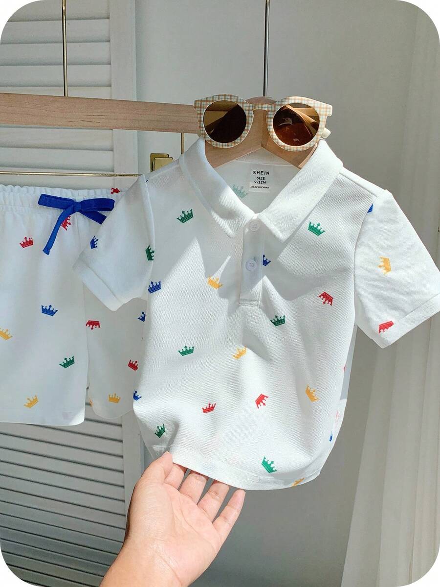 SHEIN Conjunto de 2 peças para bebê menino, camisa polo casual fofa com estampa de coroa e shorts com cós elástico, ideal para festas de aniversário, festas noturnas, apresentações, casamentos, chás de bebê, batizados e comemoração de 1º aniversário - Multicolorido - Ver 1