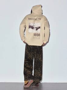 Modcrash 男士布鲁克林主题印花口袋连帽衫，适合秋冬春夏季街头风格 - 杏色 - 查看 4