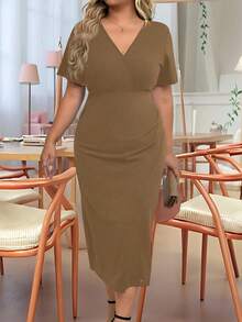 EMERY ROSE 大码女式优雅V领短袖纯色褶饰中长连衣裙 - 駝色 - 查看 6