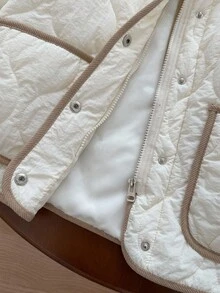 SHEIN Frenchy 女式休闲撞色饰边双口袋绗缝领夹克，秋冬 - 米色 - 查看 4