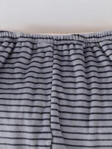 男士法兰绒条纹长袖上衣和长裤两件套蓬松睡衣套装，加厚保暖，适合秋冬家居服，柔软舒适。 - 灰色 - 查看 7