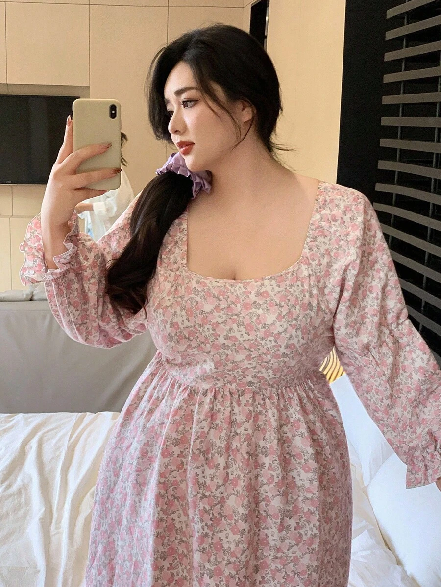 Dazy Plus Váy ngủ nữ cỡ lớn họa tiết hoa nhí dáng rộng thanh lịch cổ vuông, mùa đông, váy ngủ Moo Moo. - Hồng - Xem 1