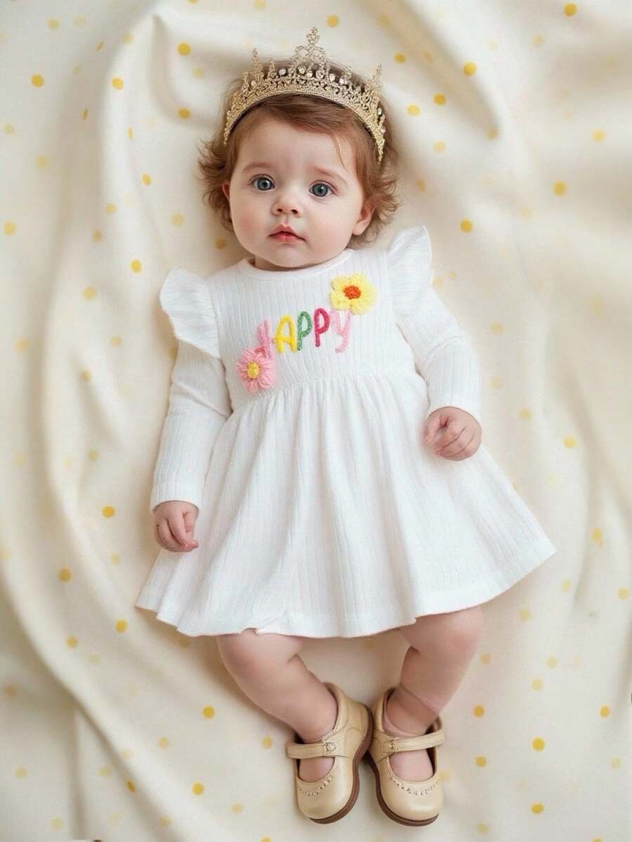 SHEIN 新生女宝宝秋季新款柔软亲肤梭织面料白色圆领长袖甜美可爱公主风字母印花连衣裙 - 白色 - 查看 1