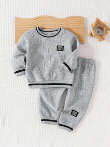 SHEIN Playful Pals 2 件套男婴休闲字母针织提花饰边罗纹圆领长袖运动衫和松紧腰裤套装，适合外出、休闲装、旅行，6 个月至 3 岁秋冬
