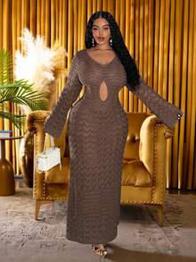 Slaydiva فستان ماكسي محبوك أنيق وأنيق ذو أكمام طويلة وياقة عميقة على شكل V وشق جانبي للنساء ذوات الحجم الكبير، لون بيج ثابت، مناسب لحفلات المنتجعات الراقية في خريف وشتاء 2025 - كاكي - مشاهدة 9