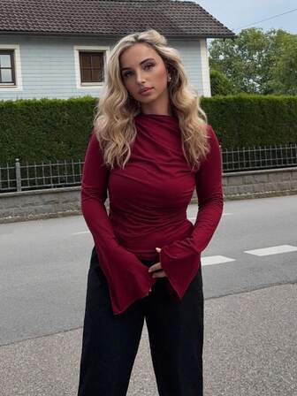 Jeta Ari Women's Bell Sleeve Ruffle Hem T-Shirt