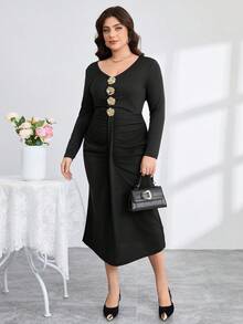 Modelyn 大码女式金属感3D花卉装饰V领长袖褶饰紧身鱼尾下摆优雅连衣裙 - 黑色 - 查看 4