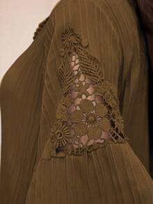 Lacomfia 2025年夏季新款女士V领褶皱A字连衣裙 - 咖啡棕 - 查看 5