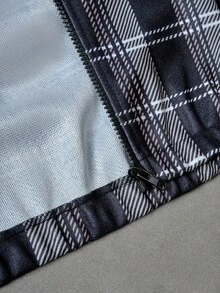 Manfinity EMRG Men's Plaid Long Sleeve Zip-Up Collar Utility Pocket Casual Hooded Overcoat,Baggy,Autumn/Winter, Christmas