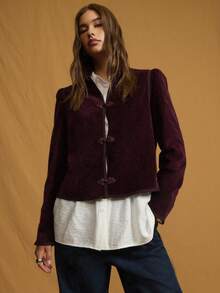 Nöista Chaqueta de terciopelo a medida con cuello alto y botones chinos detallados, que ofrece una silueta elegante y formal ideal para atuendos de invierno de mujer, vestimenta refinada para fiestas, estilismo navideño y looks elevados de Año Nuevo. - Azul Marino - Ver 2