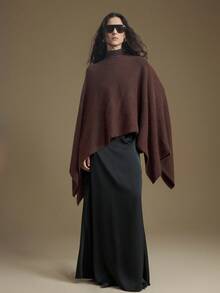 Ontre 羊毛材质 2025 新款休闲宽松圆领羊毛混纺斗篷毛衣，柔软舒适，适合商务、通勤和休闲，秋季服饰现代都市休闲时尚商务休闲女装办公室装低调老款风格轻松气质高端都市通勤高品质机场女装高端材质高端优雅复古巡航服装羊毛斗篷斗篷上衣棕色斗篷女装斗篷街头风格精致简约酷炫秋季棕色毛衣 - 棕色 - 查看 6