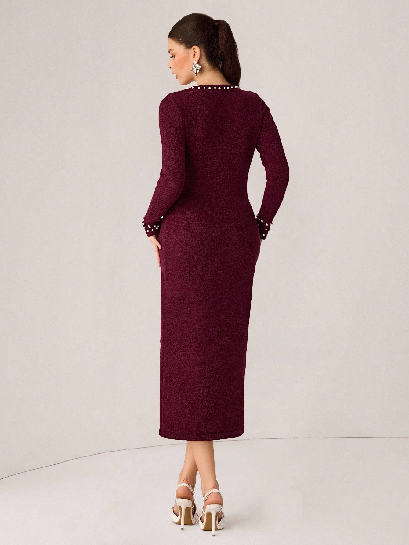 Modelyn فستان محبوك أنيق بأكمام طويلة مع زخرفة من...