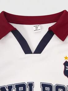 SHEIN Explorewe Tween 男童运动复古 V 领撞色 POLO 衫，长袖翻领宽松印花摩托车拼接上衣和藏青色梭织运动直筒红色条纹设计长裤，2 件套，此款采用优质面料制成，亲肤，适合春秋冬穿着，适合圣诞节和万圣节氛围 - 彩色 - 查看 4