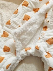 SHEIN Vintaside Kids Babyboy 男婴长袖连帽时尚可爱西式连体衣。这款夹克非常适合户外旅行，提供充足的防寒保护。款式时尚实用。