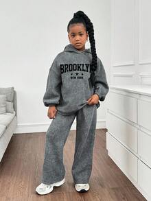 Tween Girl Oversized Drop Shoulder Hoodie With Acid-Washed & Relaxed Fit Sweatpants Set, Suitable For Home, Outdoor, And School Fall Winter
