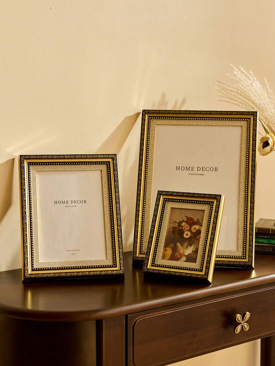 Cirelle 1 件独特的北欧图案皇家风格相框，采用斯堪的纳维亚树脂材质制成。照片展示框，适合作为乔迁派对和周年庆典的礼物。灵感源自复古风格，这款 5 英寸/8 英寸/A4 尺寸相框非常适合家居装饰。 - 彩色 - 查看 1