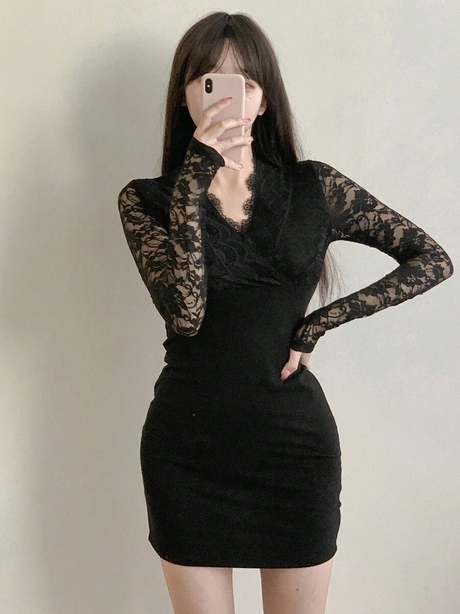 DAZY 女式纯色V领蕾丝拼布修身性感连衣裙 - 黑色 - 查看 1