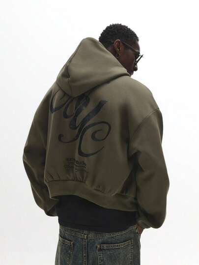 SUMWON 复古涂鸦风格全拉链冬季连帽衫休闲街头风格都市服饰，背面印有文字，正面印有标志