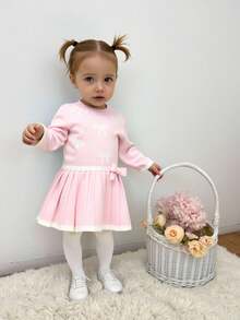 SHEIN Playful Pals Baby Girls' Casual Fashion Cute Pink Bow Pleated Knit Dress, Soft & Comfortable, Suitable For Daily, Outing, Travel, Holiday, Home, Nursery, Autumn/Winter, Christmas, Back To School, Party, Versatile Fall - Baby Pink - View 4