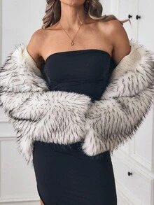 Isle Nomé Jaket Musim Dingin Wanita Longgar dengan Kerah Bulu Imitasi Premium - Hitam dan Putih - View 3