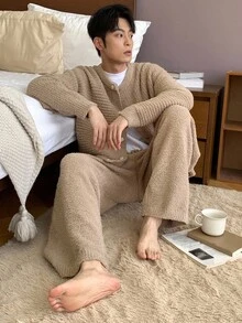 DAZY Conjunto de Roupa de Descanso Masculina com Top e Calça na Cor Cáqui Sólida, Pijama de Outono, Roupas de Outono e Inverno - Caqui - Visão 3