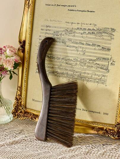 Cirelle 1 pezzo Spazzola con setole morbide e rinforzate | Spazzola in legno con manico lungo per la pulizia domestica di polvere, cenere e letti | Spazzola piatta e durevole per biancheria da letto, piani d'appoggio e tappezzeria | Spazzola per pulizia multiuso, set di spazzole, pulitore di spazzole, spazzole per acrilico e uso domestico | Disponibile all'ingrosso