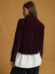 Nöista Chaqueta de terciopelo a medida con cuello alto y botones chinos detallados, que ofrece una silueta elegante y formal ideal para atuendos de invierno de mujer, vestimenta refinada para fiestas, estilismo navideño y looks elevados de Año Nuevo. - Azul Marino - Ver 4