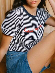 SHEIN Unity 女款短袖条纹爱心标语T恤 女款图案T恤 - 藍白色 - 查看 3
