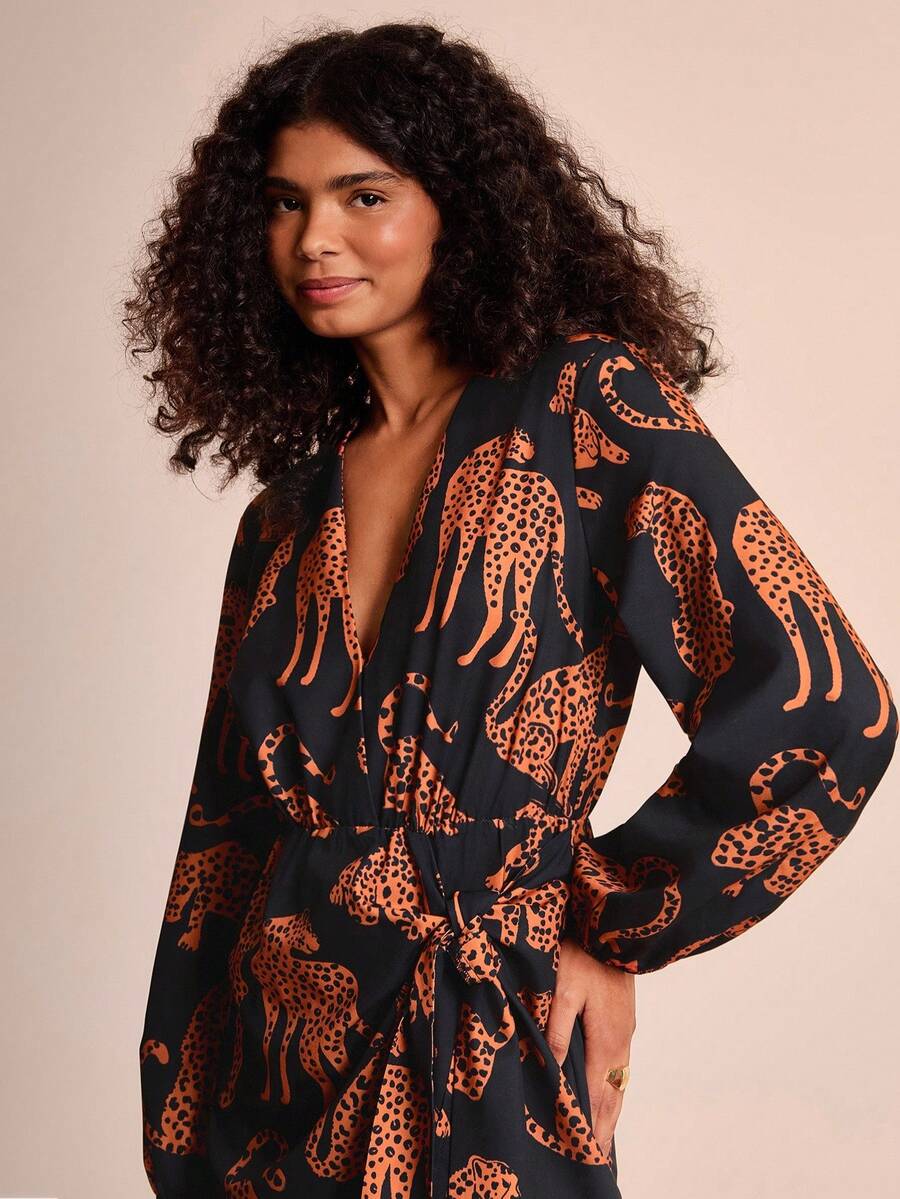 CAJUNI 女士休闲豹纹不对称 V 领短款连衣裙，长袖，适合度假、音乐节、万圣节 - 秋季 - 彩色 - 查看 1