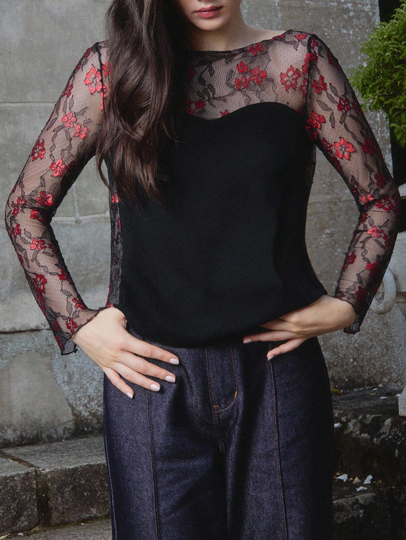 黒色 長袖トップ フローラル刺繍メッシュ ハートネック オープンバック レディース 秋冬 服 ティーチャー オフィス アウトフィット