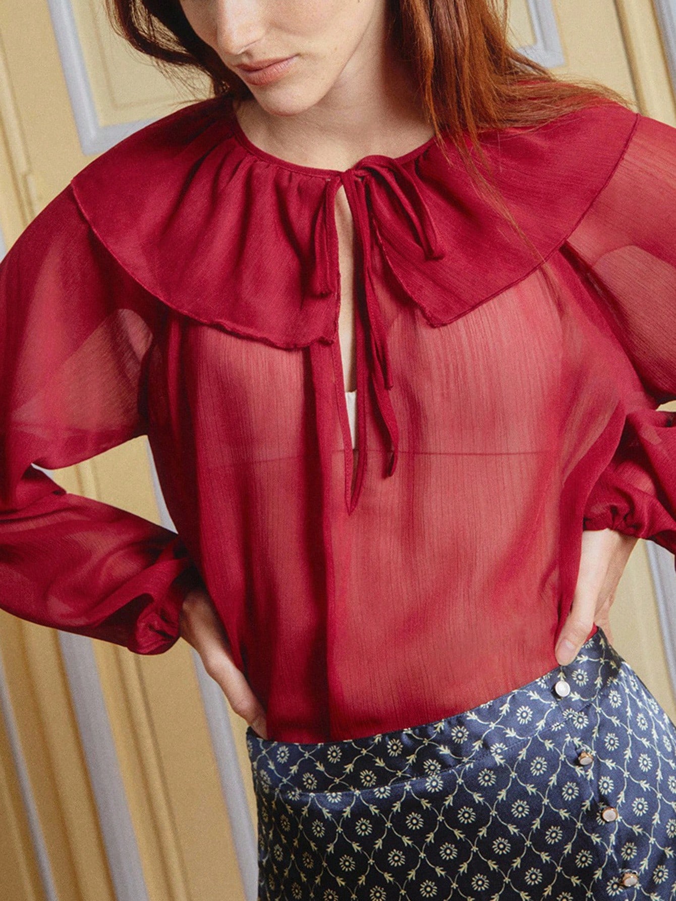 Blouse bohème rouge avec col volant et manches bouffantes longues, Top d'automne pour sortir