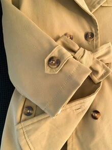 SHEIN 1 pieza Abrigo de trinchera de manga larga de estilo minimalista de moda para niños pequeños/niños y niñas, color caqui, adecuado para uso diario y escuela, primavera/otoño