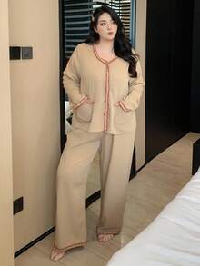 Dazy Plus 两件套时尚家居服，撞色荷叶边宽松上衣和裤子，大码女式睡衣套装，适合秋冬季穿着。 - 卡其色 - 查看 6