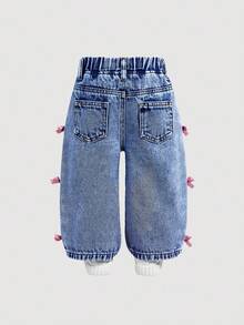 SHEIN 女婴Y2K可爱粉色蝴蝶结装饰宽松蓝色牛仔裤，新年可爱情人节牛仔裤 - 中等水洗藍 - 查看 2