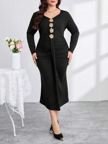 Modelyn 大码女式金属感3D花卉装饰V领长袖褶饰紧身鱼尾下摆优雅连衣裙 - 黑色 - 查看 6