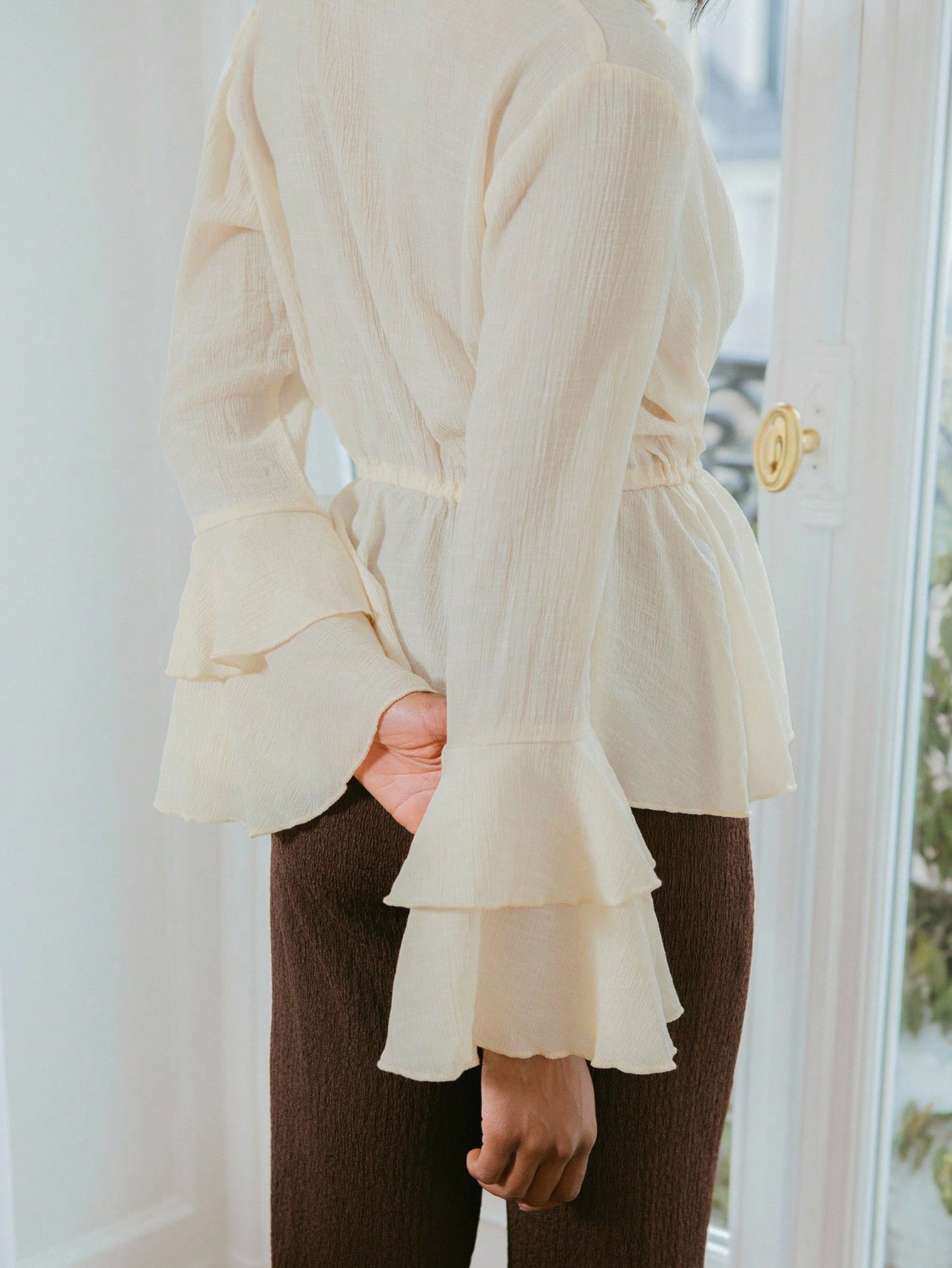 Boho Urlaubs Chiffon Bluse mit tiefem Ausschnitt, Rüschenärmeln und Bindung in der Taille, Herbstbluse, Frauenkleidung