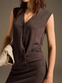 Ontre 2025 新款秋冬女式两件套毛衣套装，深棕色针织开衫配纽扣，适合万圣节、圣诞节、办公室、专业、度假派对、客人、返校、教师，无袖柔软羊毛 V 领针织上衣和背心套装