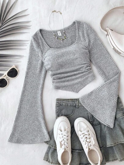 少女针织毛绒罗纹圆领喇叭袖褶皱休闲T恤，浅灰色长袖上衣