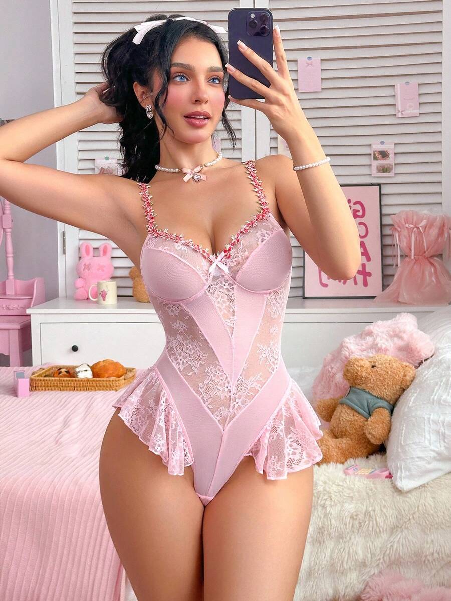 SHEIN 浪漫蕾丝可爱娃娃内衣套装 - 粉色 - 查看 1