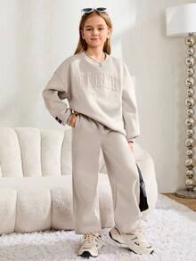 SHEIN Serisse Kids 青少年女孩宽松休闲字母压花贴片细节字母图案圆领套头衫运动衫和运动裤运动 2 件套服装