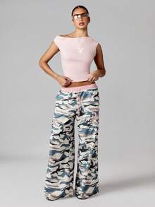 Missguided x Playboy Áo crop top lệch vai tay ngắn, dáng ôm vừa vặn, thời trang mùa hè xuân hè, logo thỏ - Màu Hồng baby - Xem 3