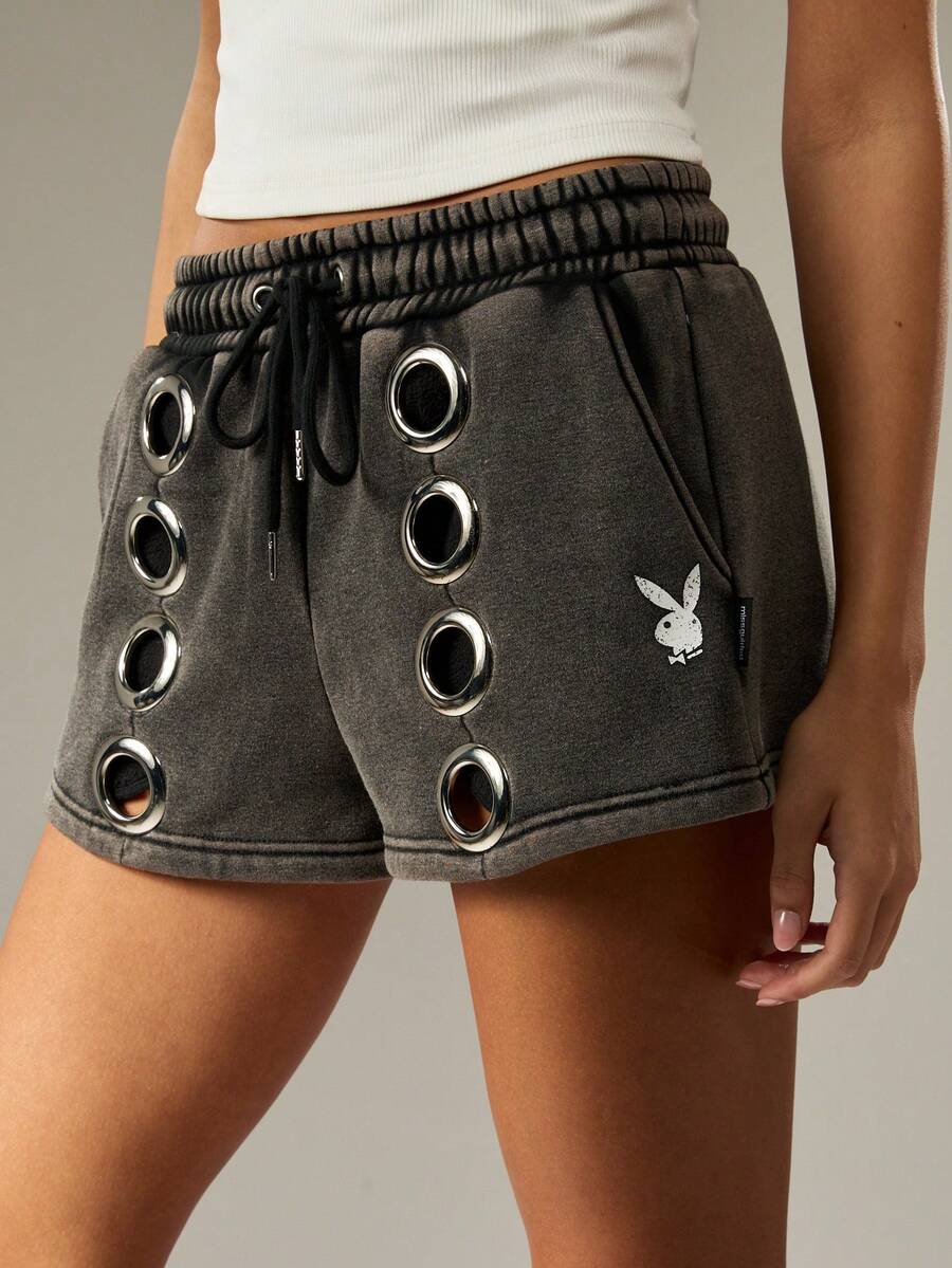 Missguided x Playboy Quần short mini có chi tiết lỗ kim loại cạp cao, chất liệu cotton pha trộn, phong cách lễ hội mùa hè, thời trang đường phố thường ngày - màu đen - Xem 1