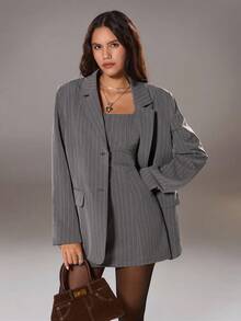 SHEIN Unity 2 piezas Conjunto de blazer y vestido de rayas vintage con hombros acolchados y ajuste relajado para mujer, adecuado para ir a la oficina, fiestas y reuniones, color gris - Gris Oscuro - Ver 1