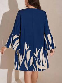 Comfylo Plus Size Women Black V-Neck Knee Length Floral Print Dress For Autumn & Winter