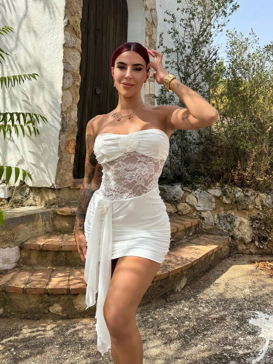 Bearsaez Robe mini ajustée avec panneau de dentelle sexy et élégant, décoration florale, pour plage et villégiature - Blanc - Voir 1