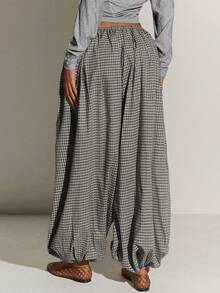 Athîral Women's Plaid Elastic Waist Loose Casual Balloon Pants, Summer - Black - View 2