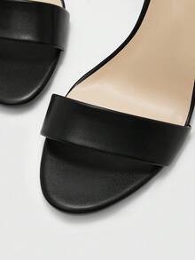 CUCCOO BIZCHIC 女士时尚舒适圆头绑带粗跟百搭高跟凉鞋 - 黑色 - 查看 7