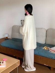 DAZY 3件套女士仿皮草开衫、吊带背心和条纹直筒裤家居服套装，秋冬睡衣，舒适套装 - 白色 - 查看 2