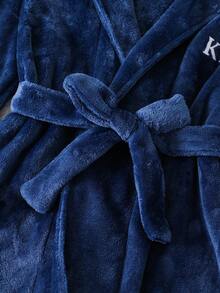 SHEIN 2 件套 Tween Boy 字母印花保暖内衬连帽睡袍，腰部系带，柔软舒适双面毛绒家居服睡衣套装 - 寶藍色 - 查看 7